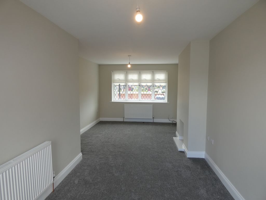 Dining Room/Lounge- click for photo gallery